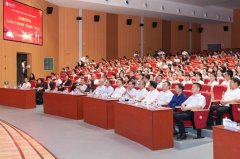 立异一批“扶引+总结型